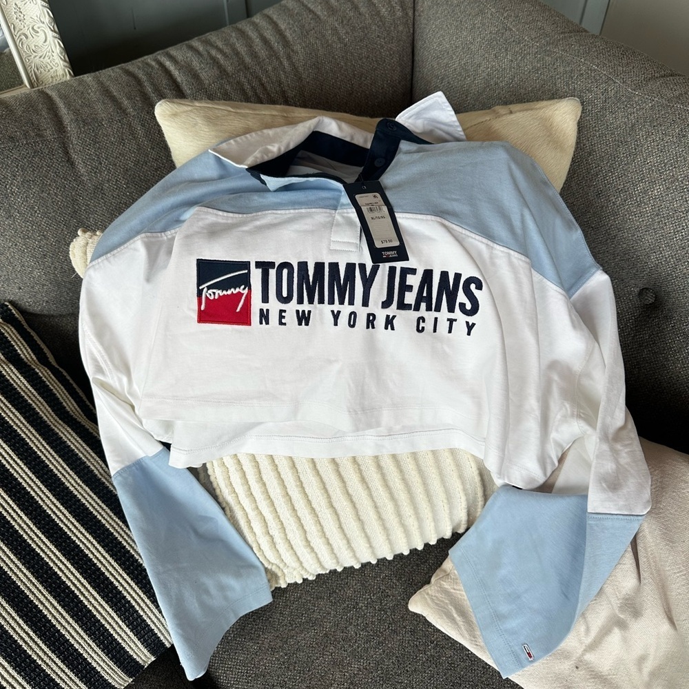 Tommy Hilfiger Women's Blue and White Cropped Polo Top - Picture 2 of 4